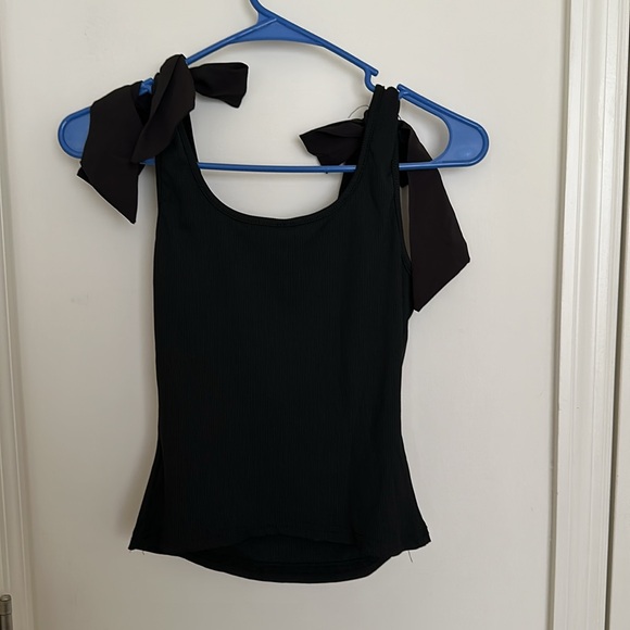 SOLD 🌻5/$15 Black Tank with ties - Picture 3 of 3